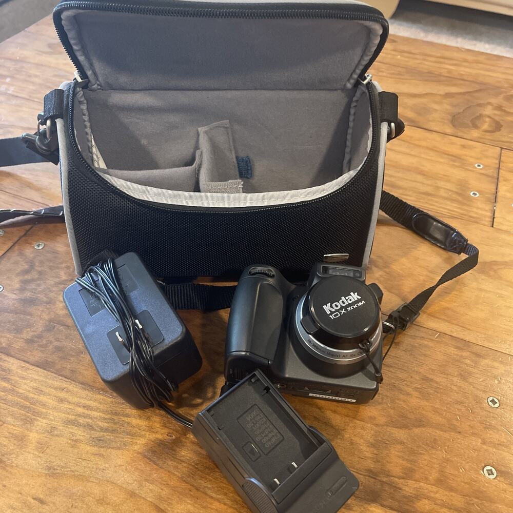 Kodak Easyshare DX6490 w/Battery, Charger, Case Tested